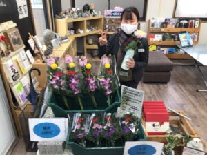 南大阪店で墓花を販売
