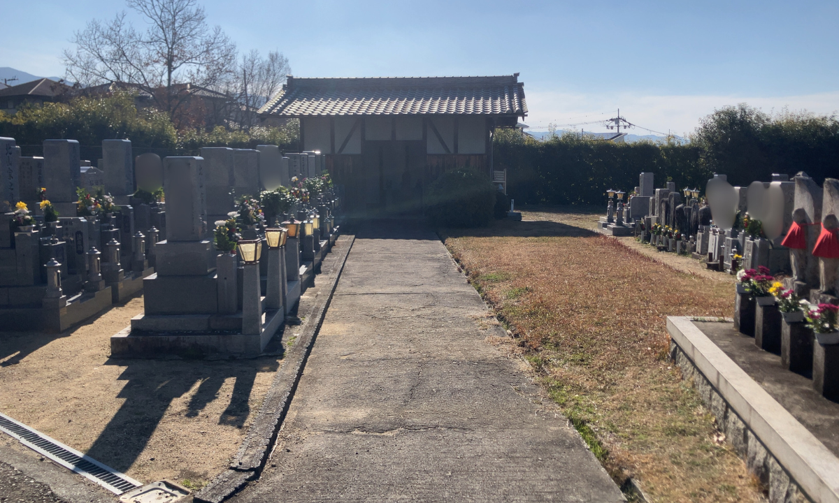 東山墓地（河南町）戒名彫刻
